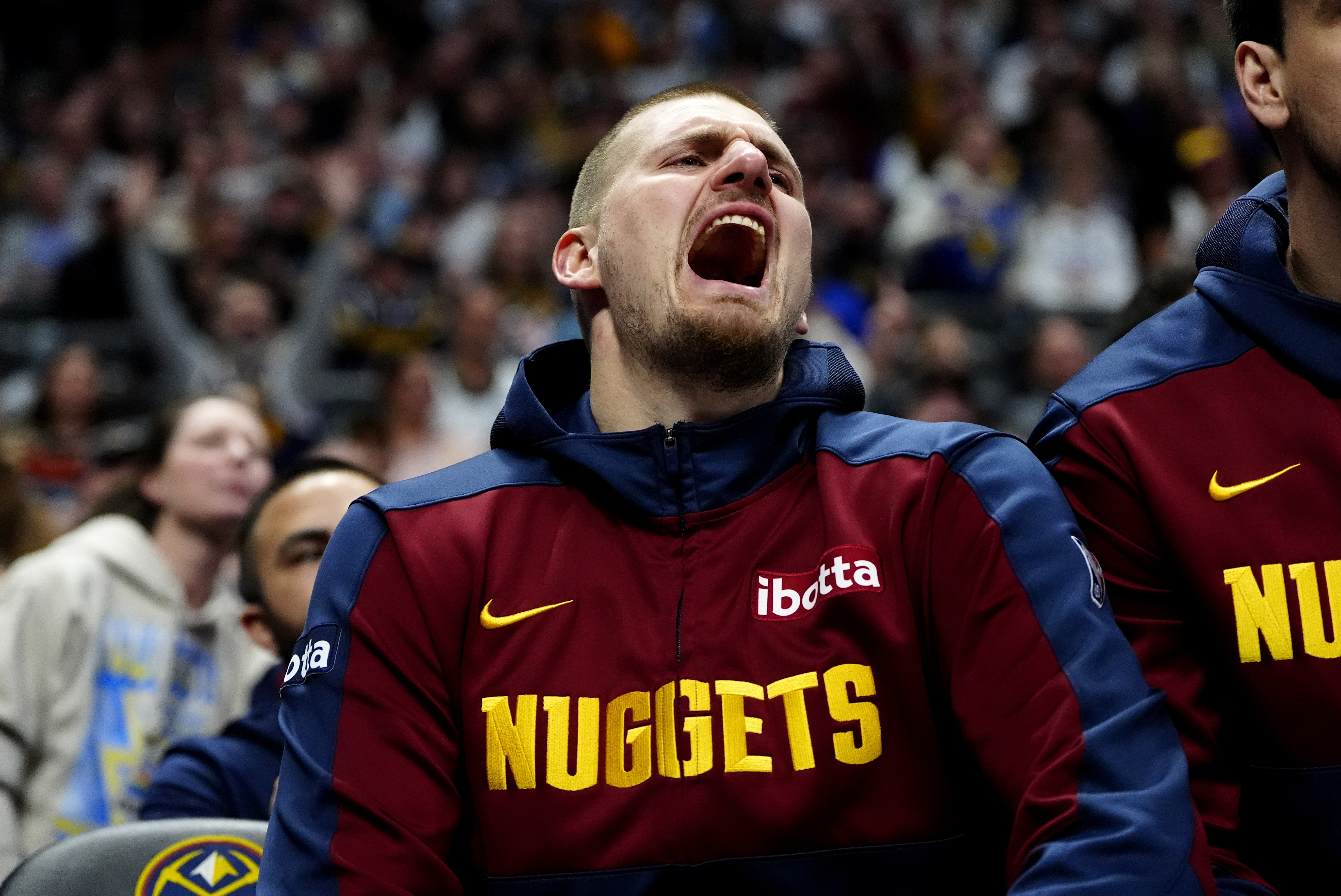 约基奇：左脚踝伤处还是有点异常感 但比之前好很多很多很多了 缩略图