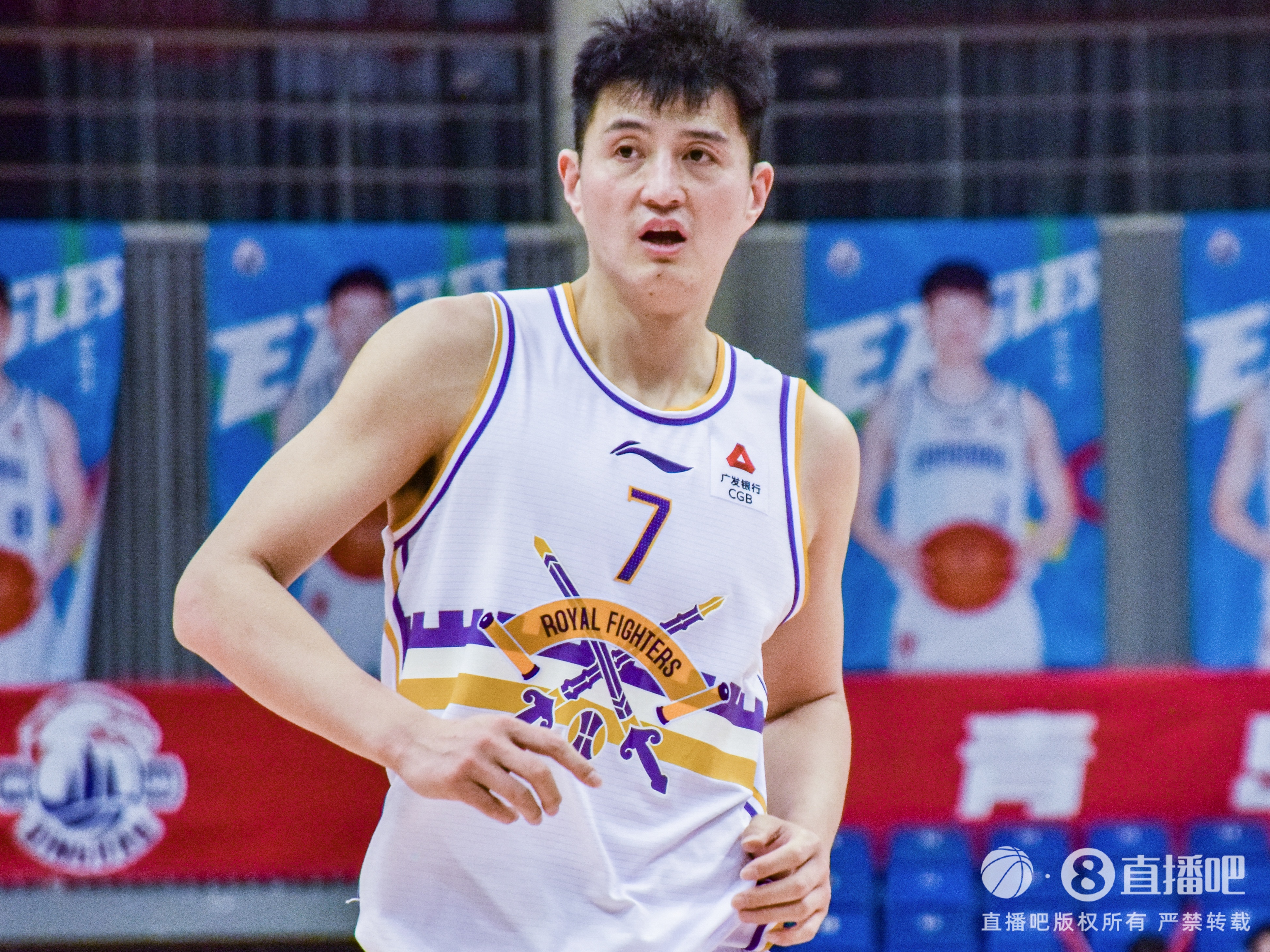 上赛季场均1.4分1.7板 媒体人：俞长栋新赛季将签约宁波男篮 缩略图