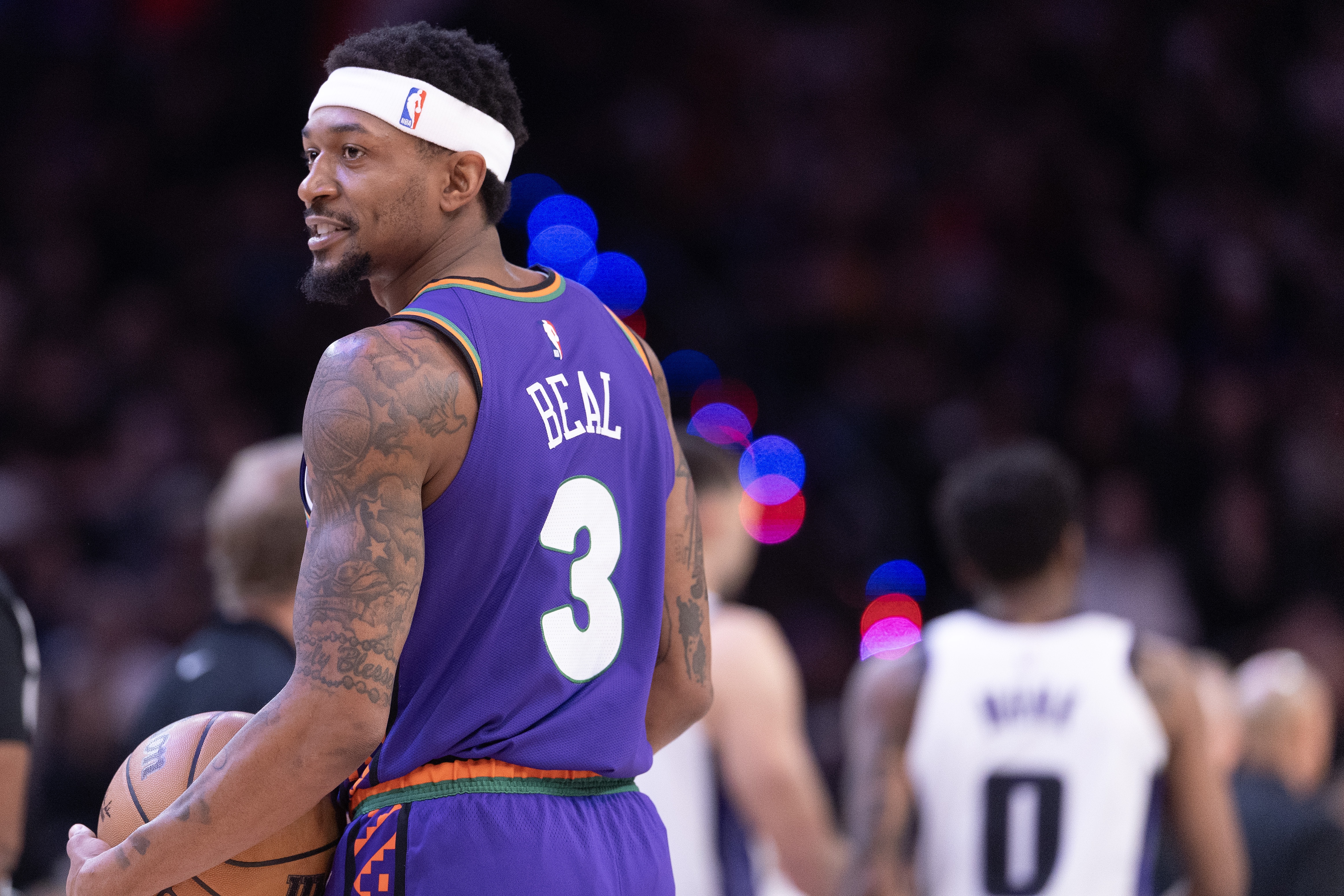 还挺高效！比尔两年太阳生涯两分球命中率55.8% 三分球40.7% 缩略图