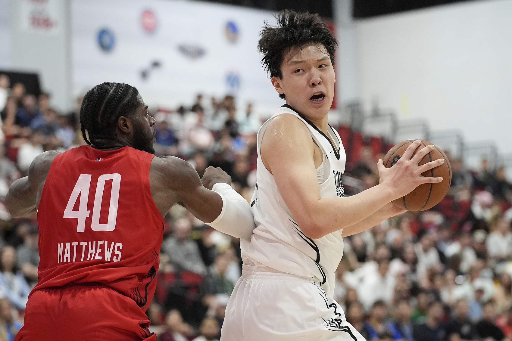 巩晓彬：杨瀚森在球场上的感觉非常对 策应&跨步转身都很有灵性 缩略图