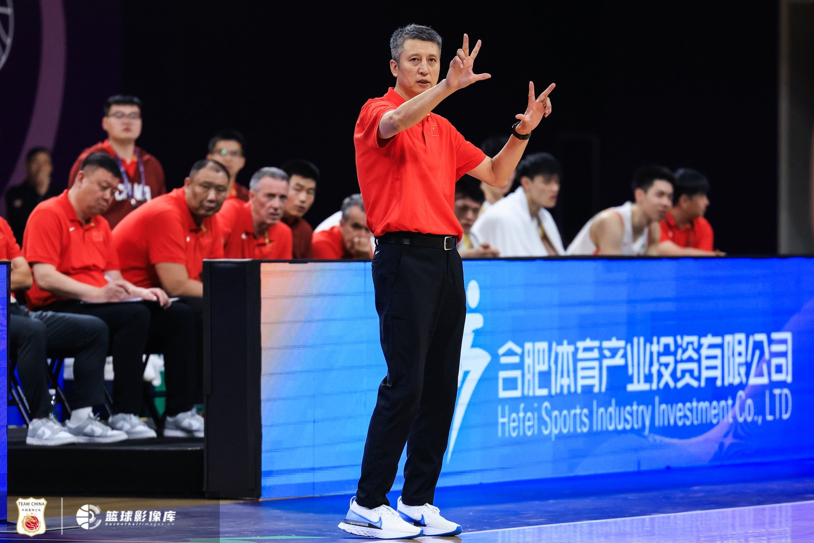 媒体人：现在男篮是四面楚歌&全员没呼吸权 积弱多年把口碑造没了 缩略图